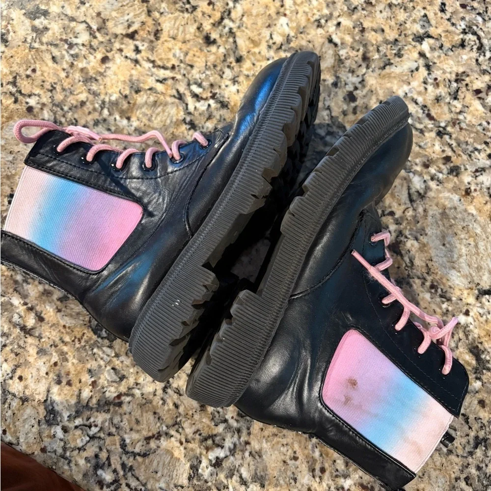 ▪️DKNY Combat Boots